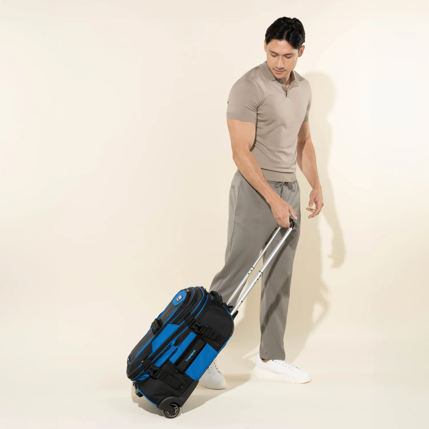Bold™ By Travelpro® Carry-On Rollaboard® - Image 4