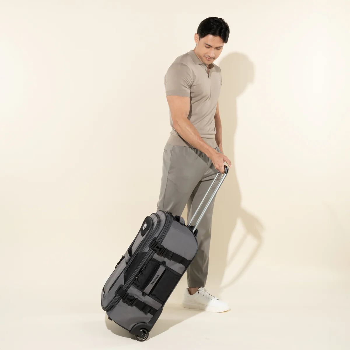 Bold™ By Travelpro® Medium Check-In Rollaboard® - Image 10