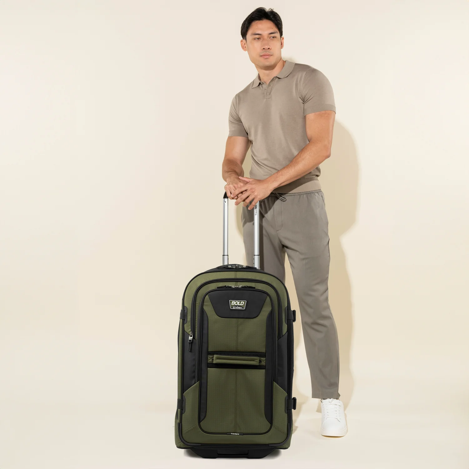 Bold™ By Travelpro® Large Check-In Rollaboard® - Image 18