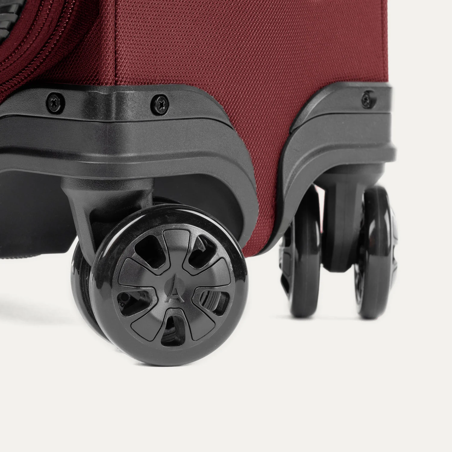Crew™ Classic Carry-On Spinner - Image 10