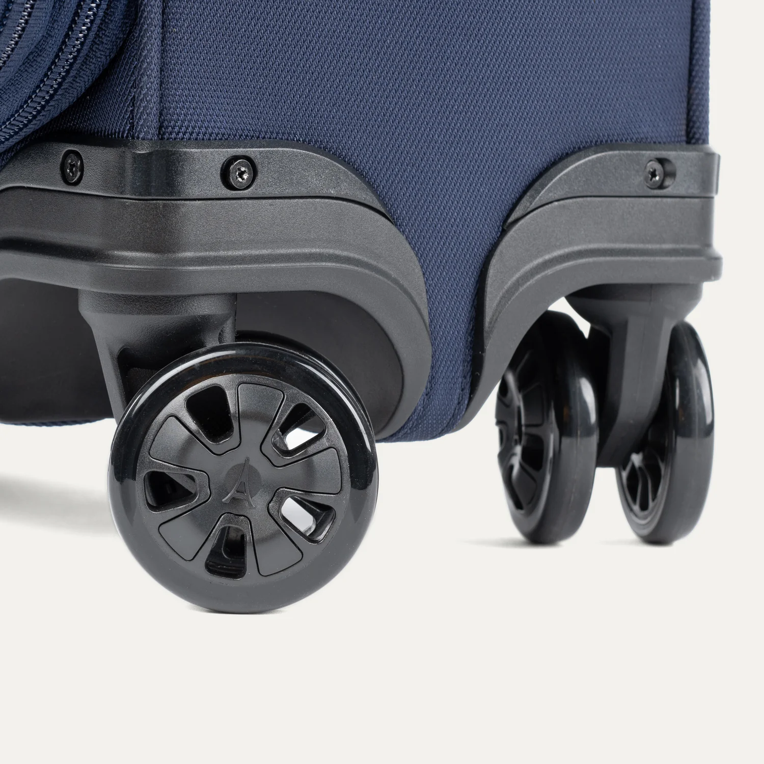 Crew™ Classic Compact Carry-On Spinner - Image 28