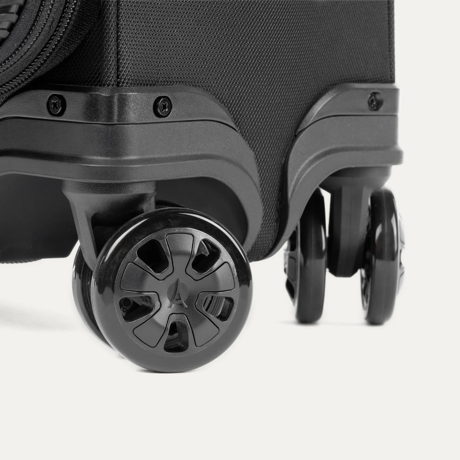 Crew™ Classic Compact Carry-On Spinner - Image 8