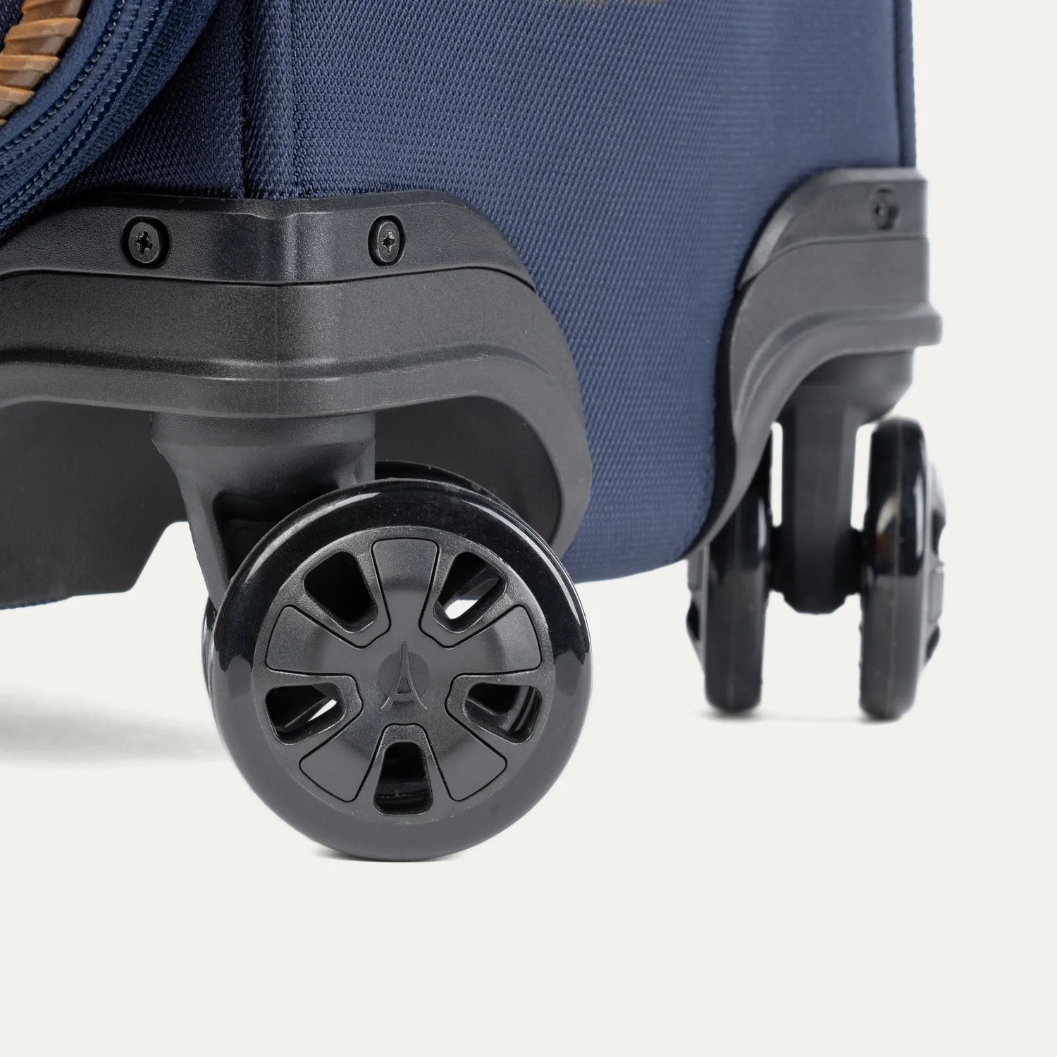 Crew™ Classic Carry-On / Medium Check-In Set - Image 29