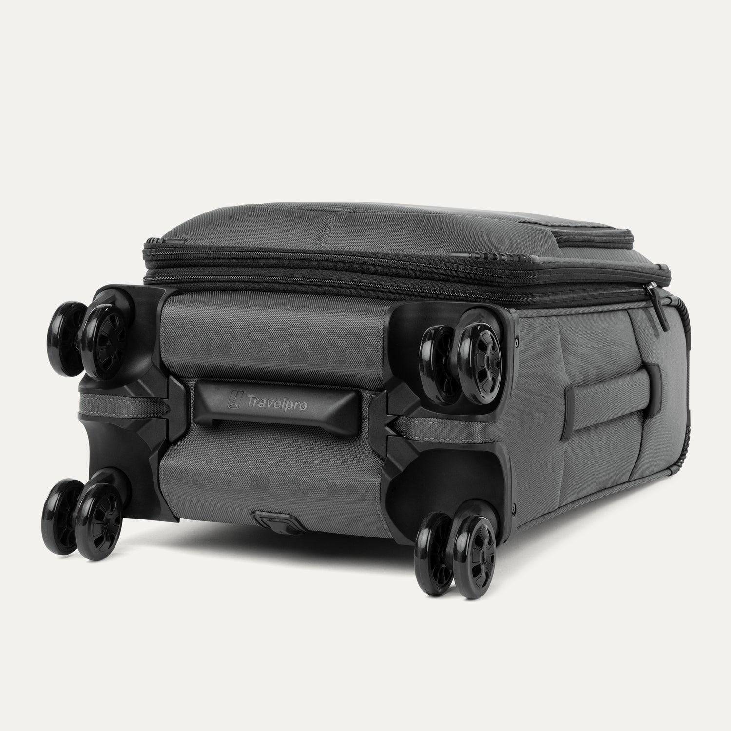 Crew™ Classic Compact Carry-On / Medium Check-In Set - Image 8