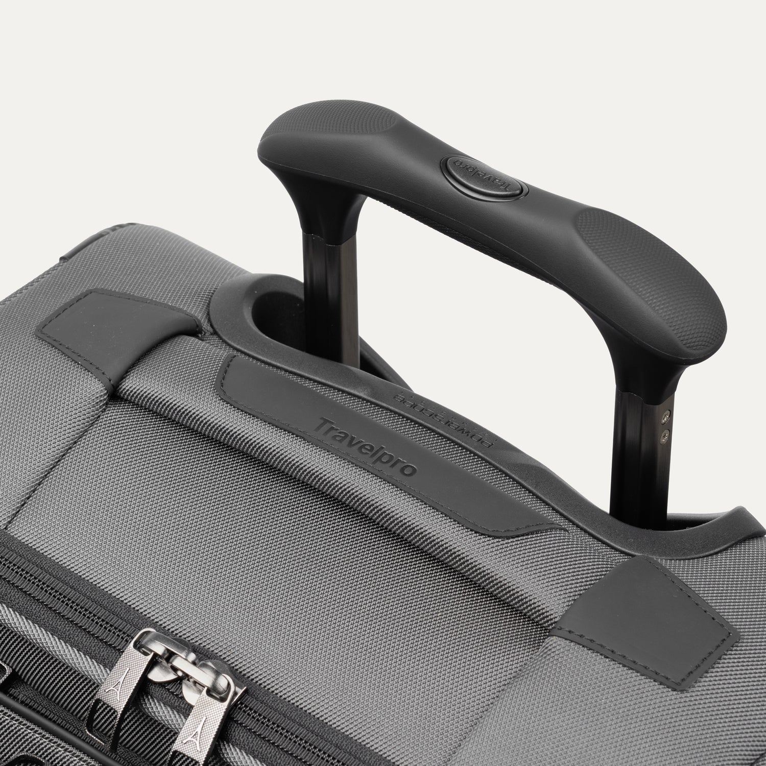 Crew™ Classic Compact Carry-On / Medium Check-In Set - Image 29