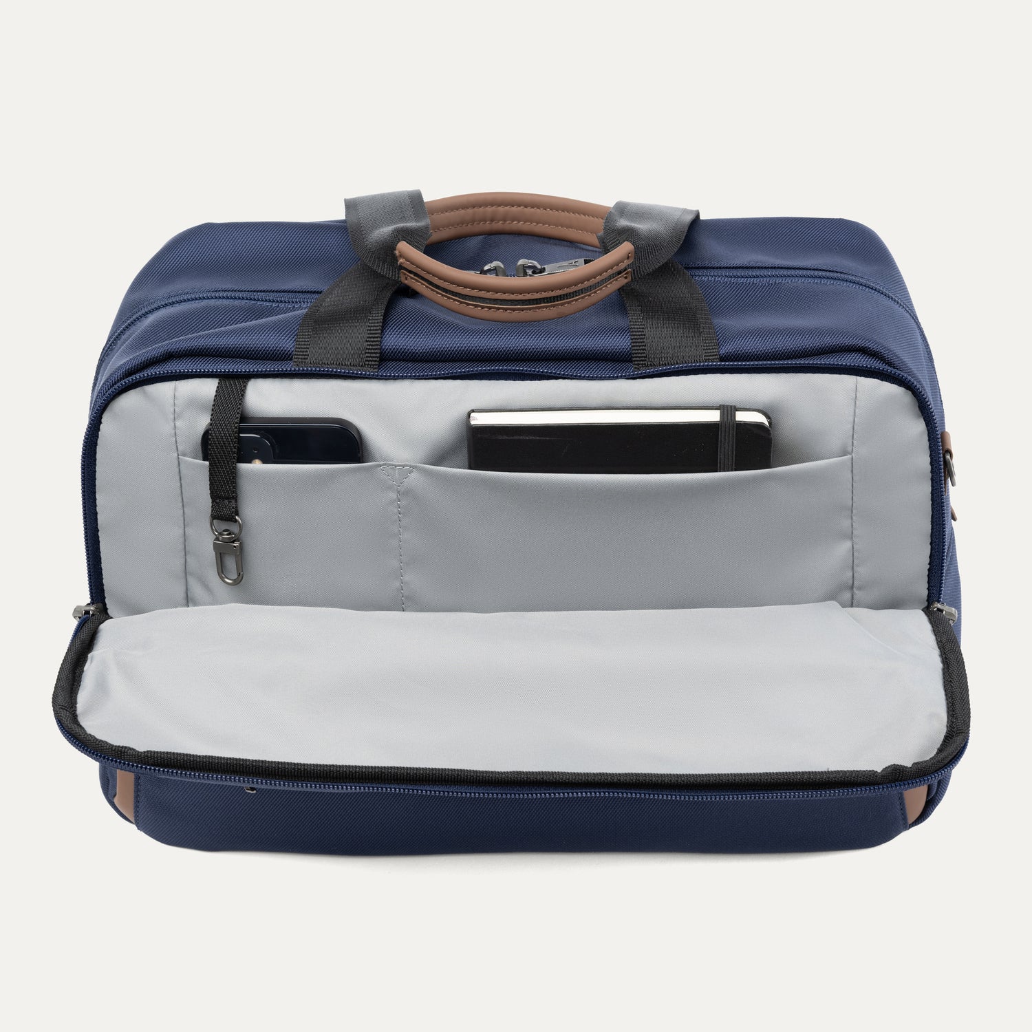 Jetsetter - Travelpro® Crew Classic Carry-On / Medium Check-In / UnderSeat Tote Set - Image 9