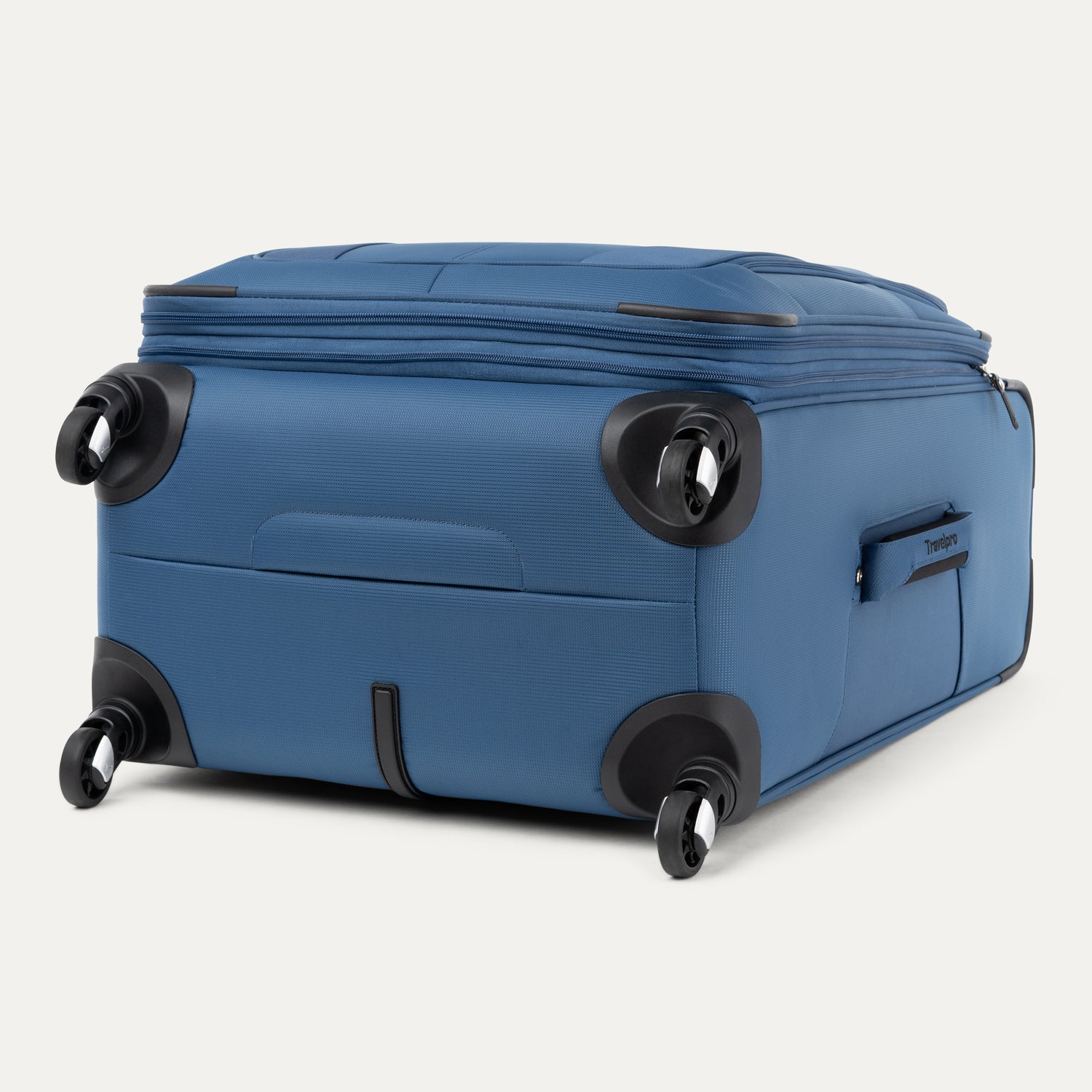 Maxlite® 5 Medium Check-In Spinner - Image 4