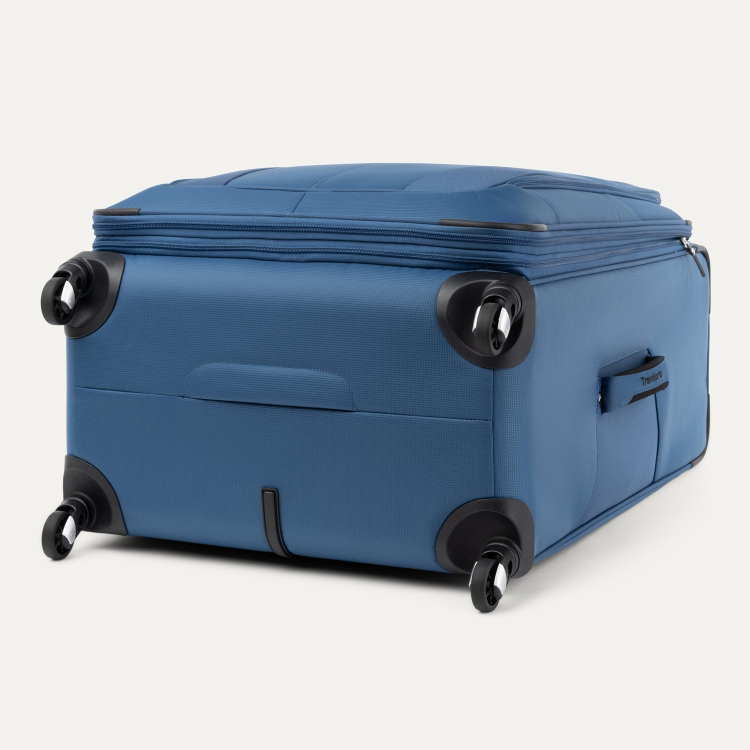 Maxlite® 5 Large Check-In Spinner - Image 37
