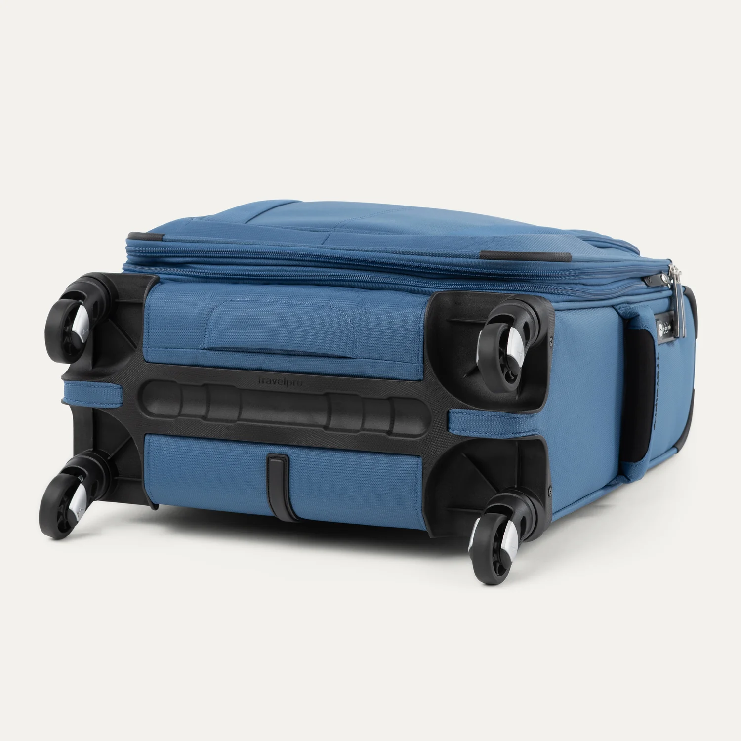 Maxlite® 5 International Carry-On Spinner - Image 38