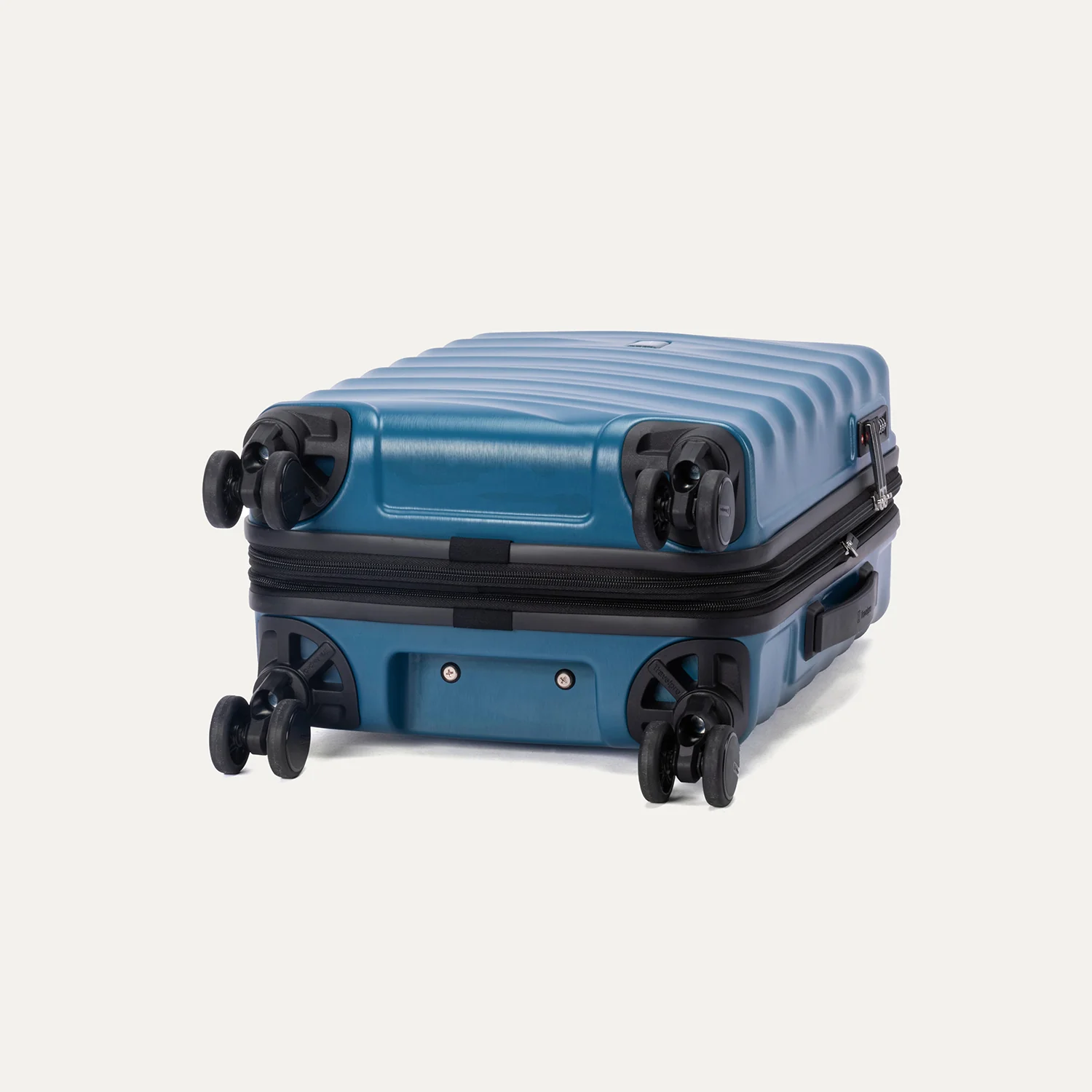 Maxlite® Air V2 Compact Carry-On Hardside Spinner - Image 15