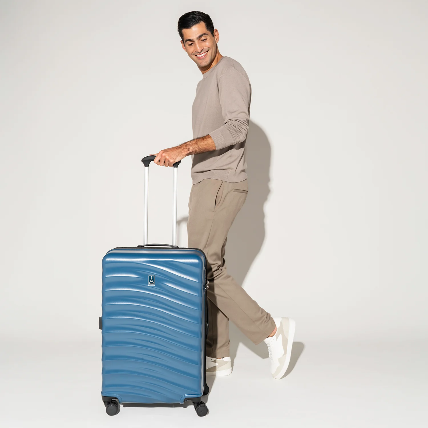 Maxlite® Air V2 Medium Check-In Hardside Spinner - Image 18