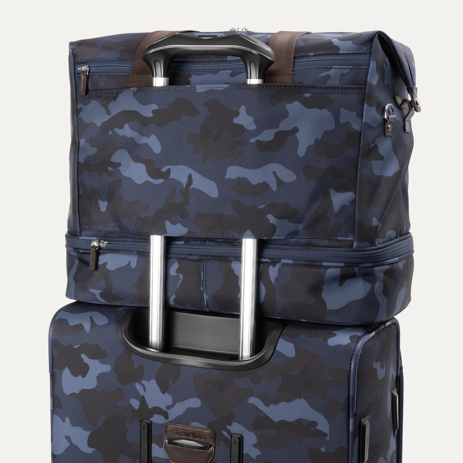 On the Move - Platinum® Elite Weekender Bag / Medium Check-In Set - Image 2