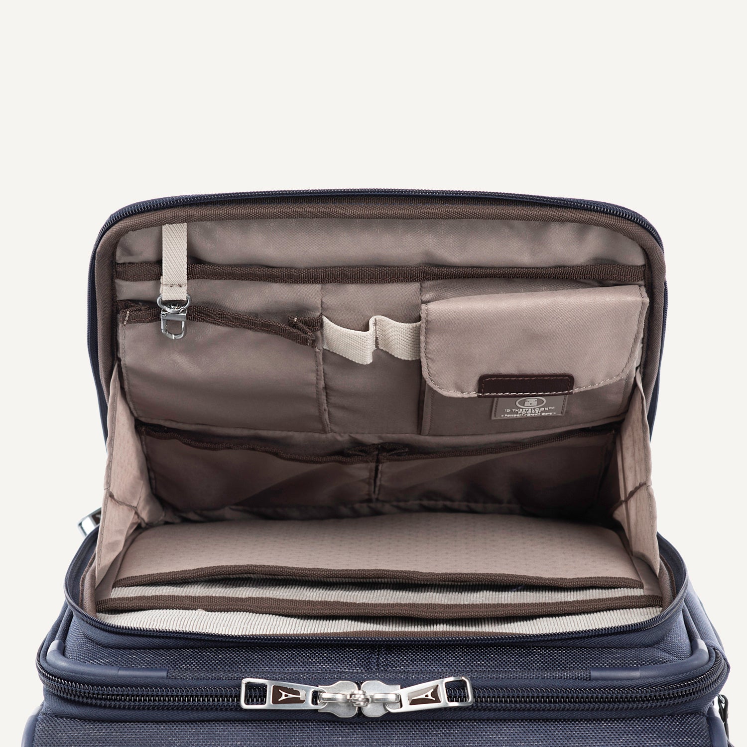 Platinum® Elite Carry-On Business Plus Spinner - Image 16