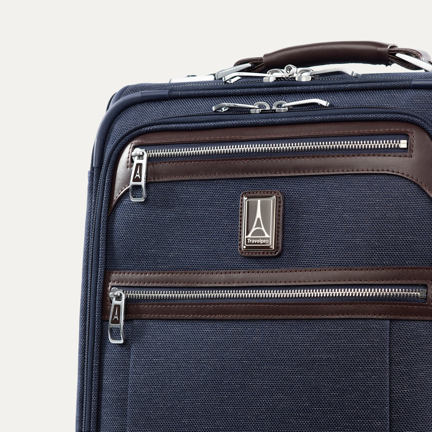 Platinum® Elite Carry-On Business Plus Spinner - Image 19