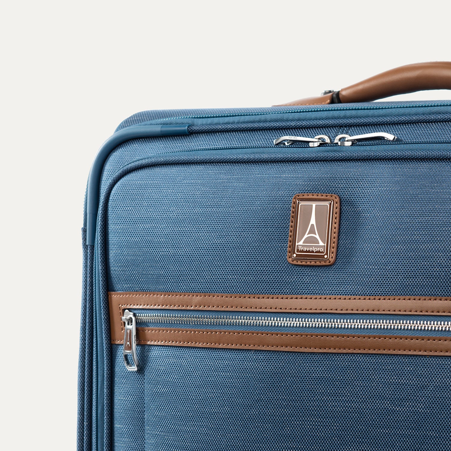 Platinum® Elite Medium Check-In Spinner - Image 12