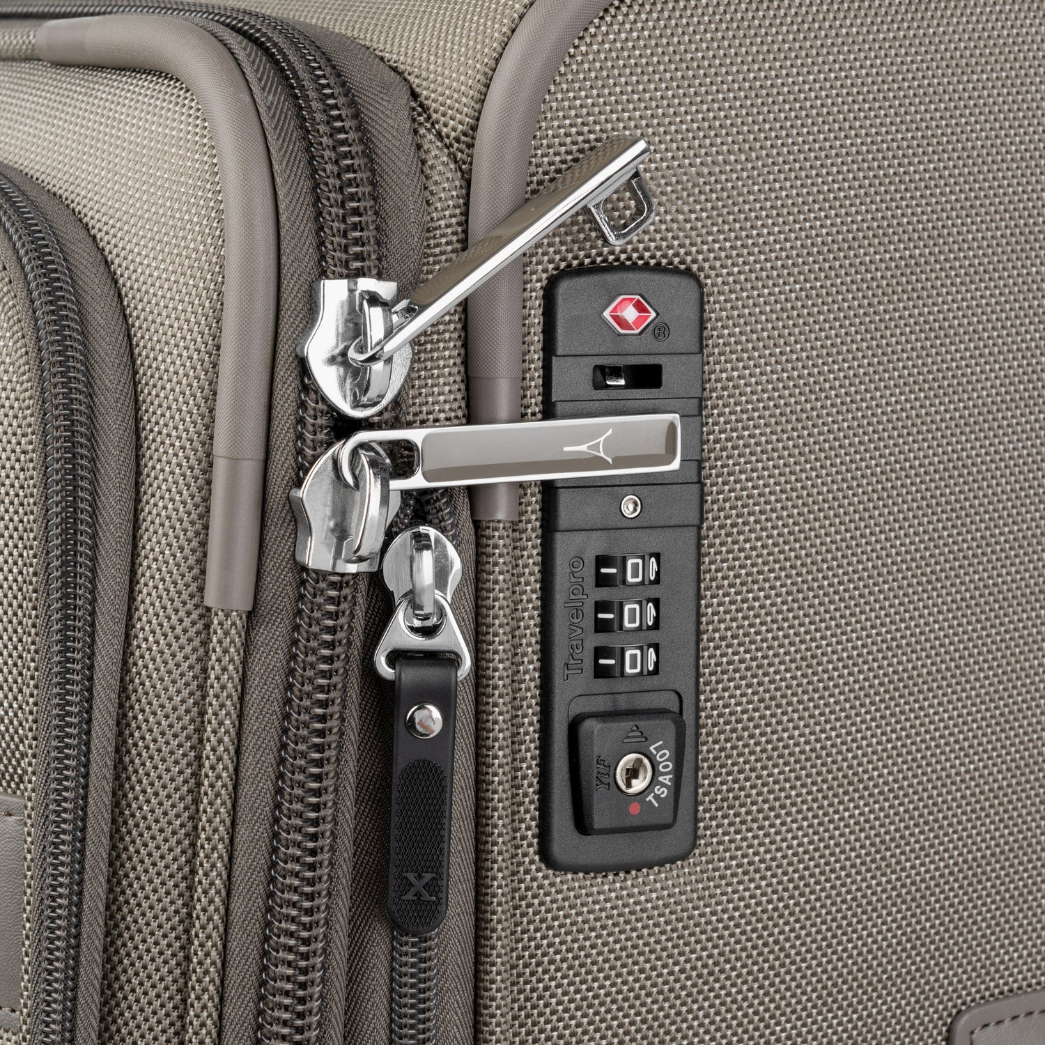 Platinum® Elite Medium Check-In Spinner - Image 64
