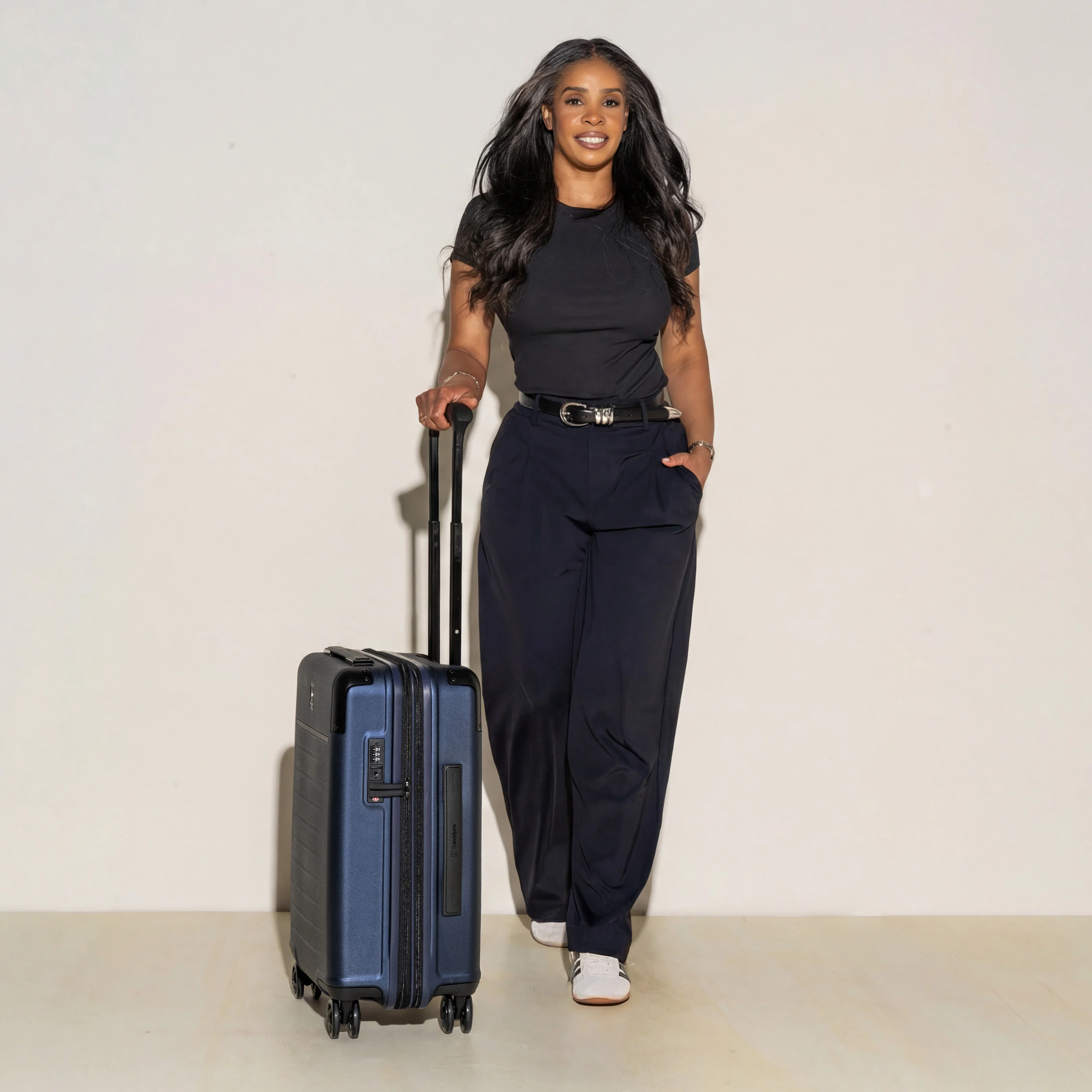 Platinum® Elite Compact Carry-On / Medium Check-In Hardside Set - Image 4