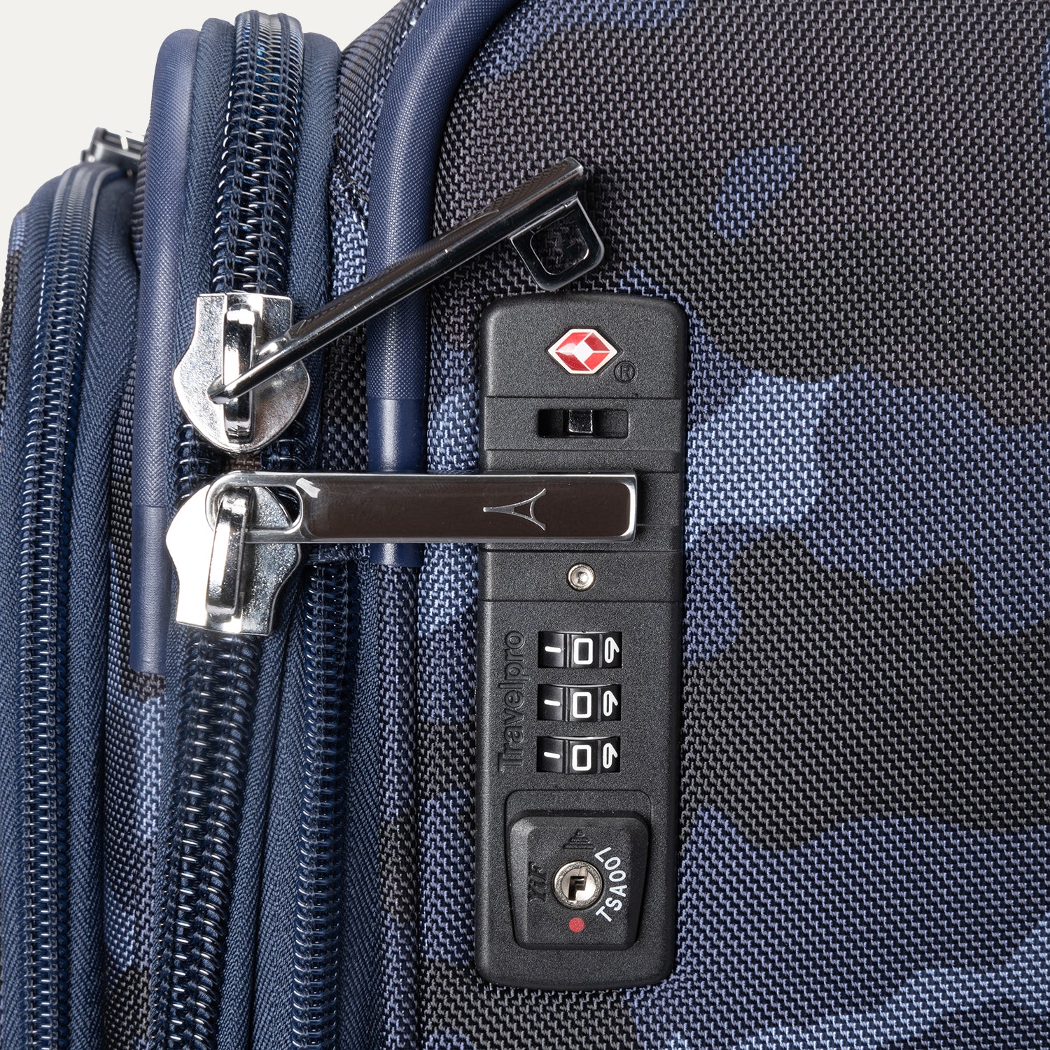 Platinum® Elite Medium Check-In Spinner - Camouflage - Image 7
