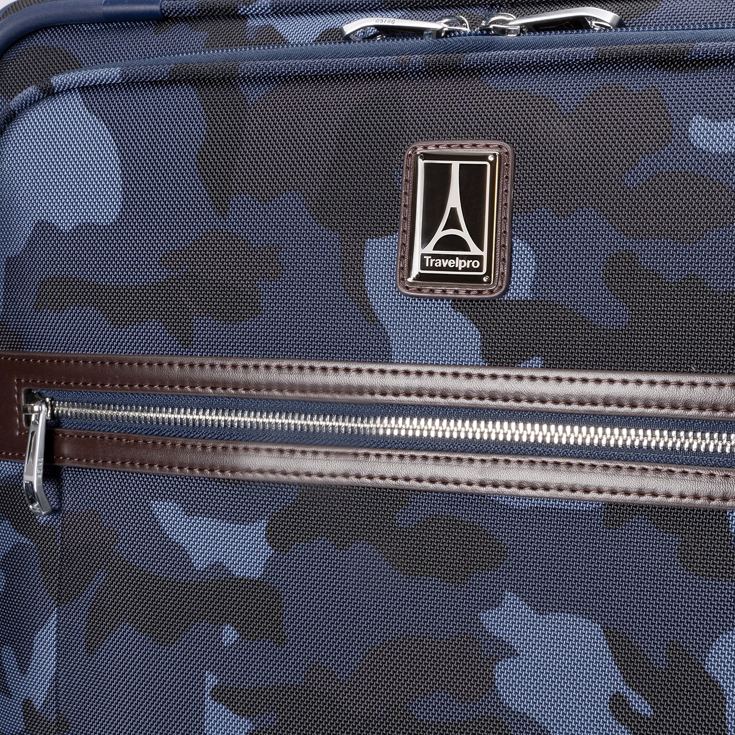 Platinum® Elite Medium Check-In Spinner - Camouflage - Image 9