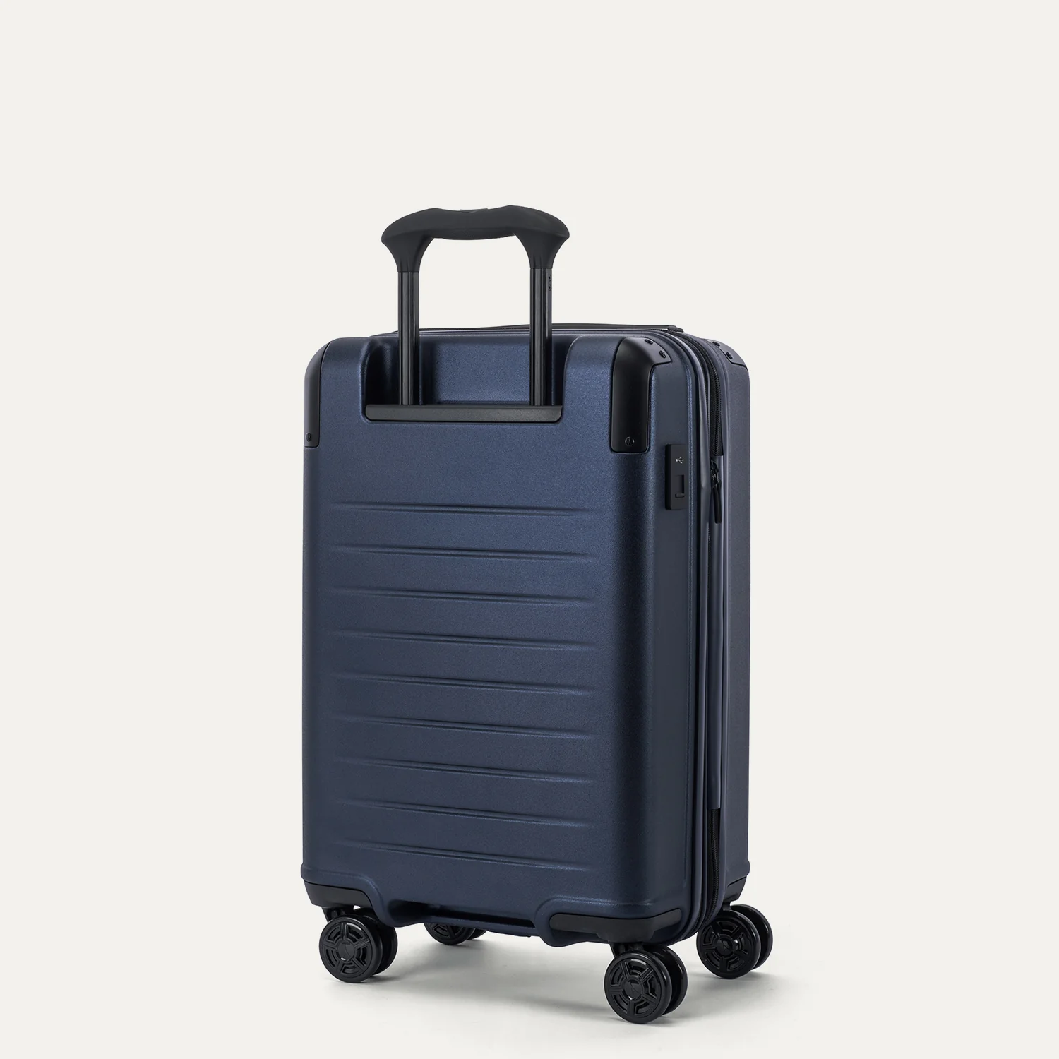 Platinum® Elite Carry-On Hardside Spinner - Image 18