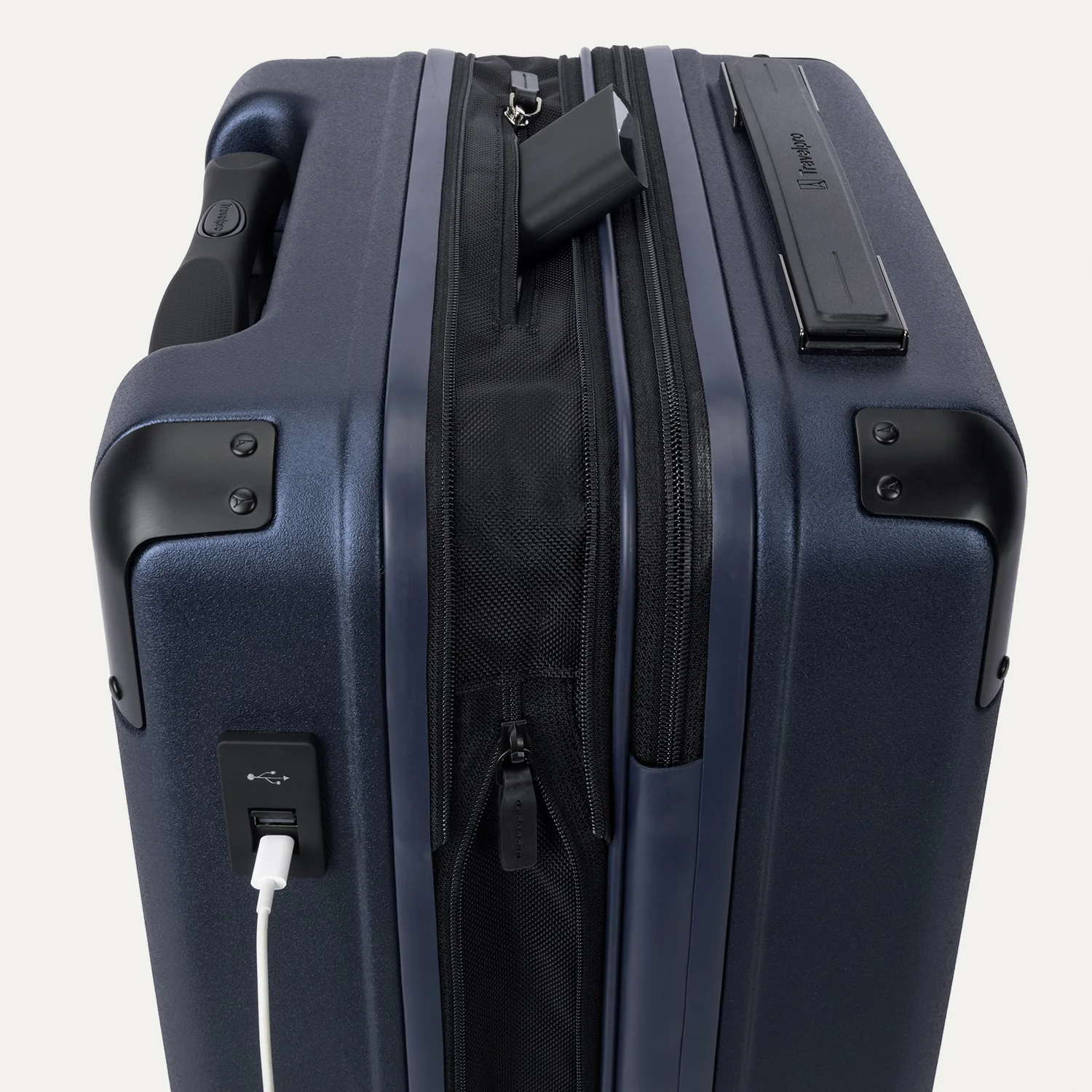Platinum® Elite Carry-On Hardside Spinner - Image 26