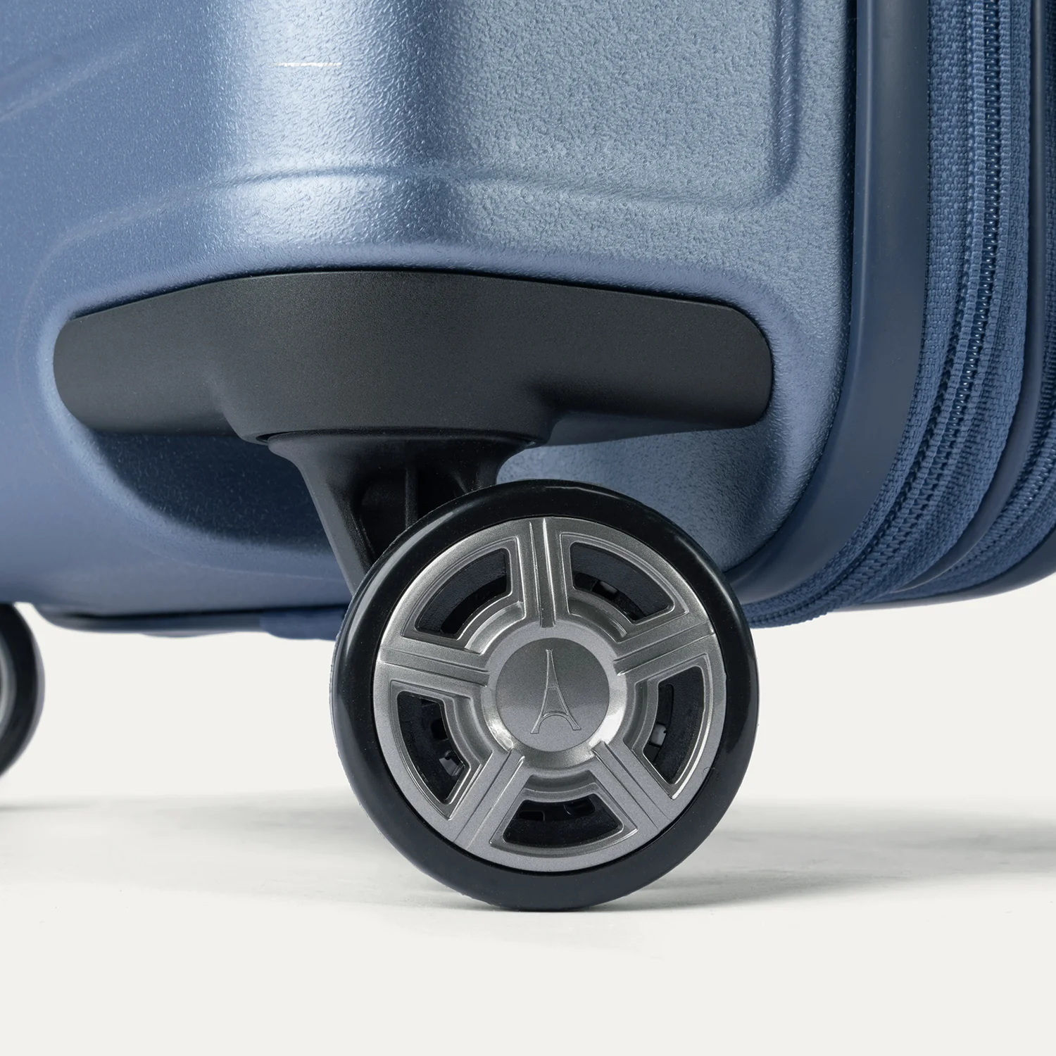 Platinum® Elite Large Check-In Hardside Spinner - Image 12