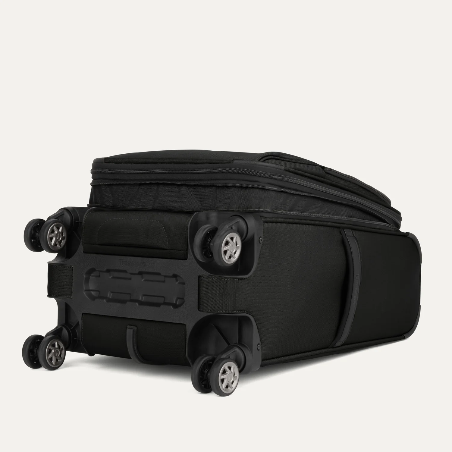Roundtrip® Carry-on & Medium Check-in Spinner  Set - Image 12