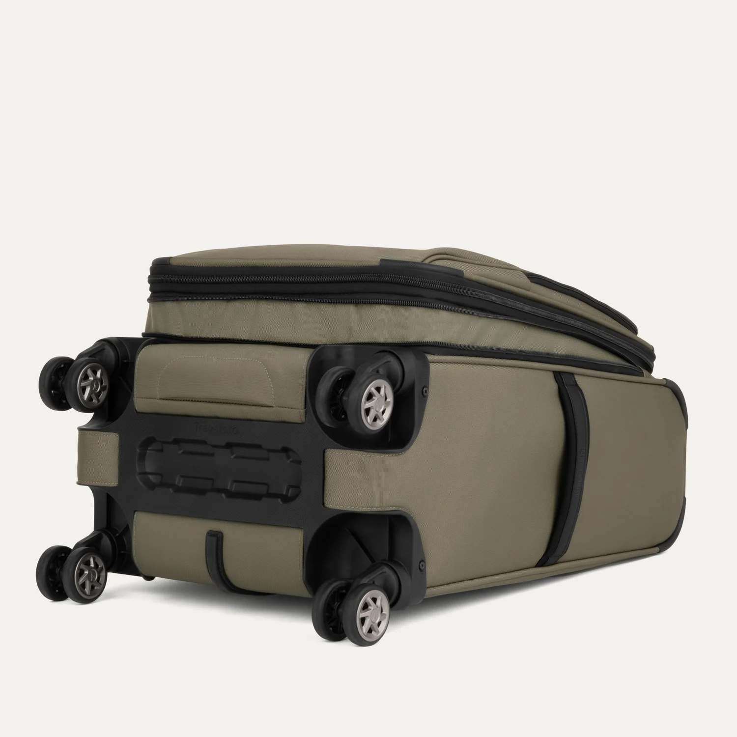 Roundtrip® Carry-on & Medium Check-in Spinner  Set - Image 20