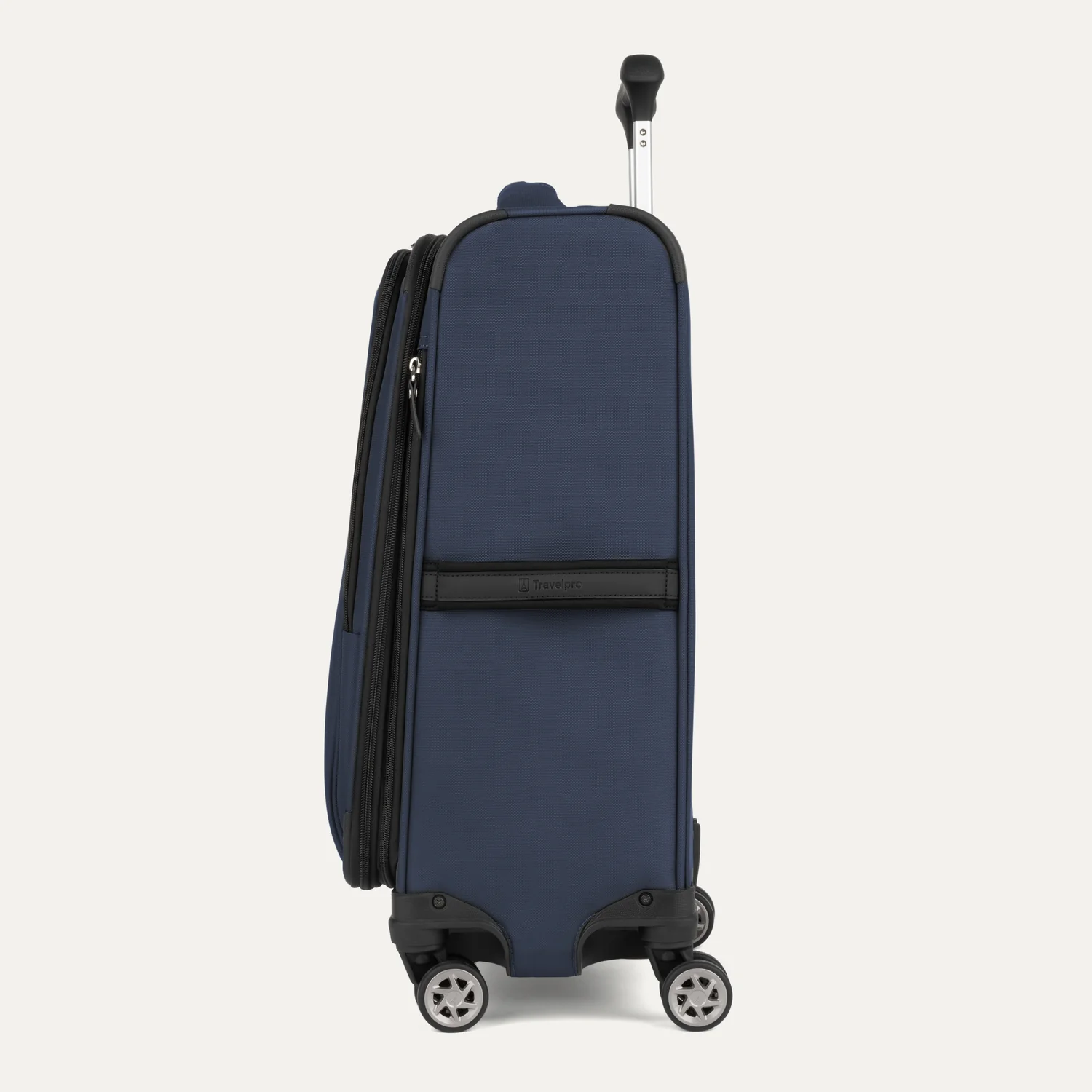 Roundtrip® Carry-on & Medium Check-in Spinner  Set - Image 29