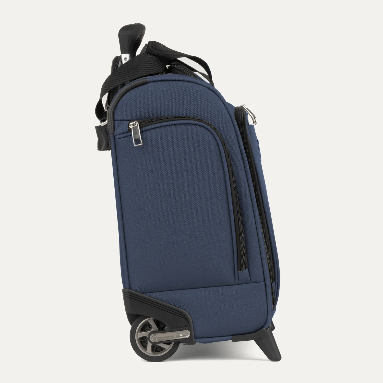 Roundtrip® Rolling UnderSeat Carry on - Image 13
