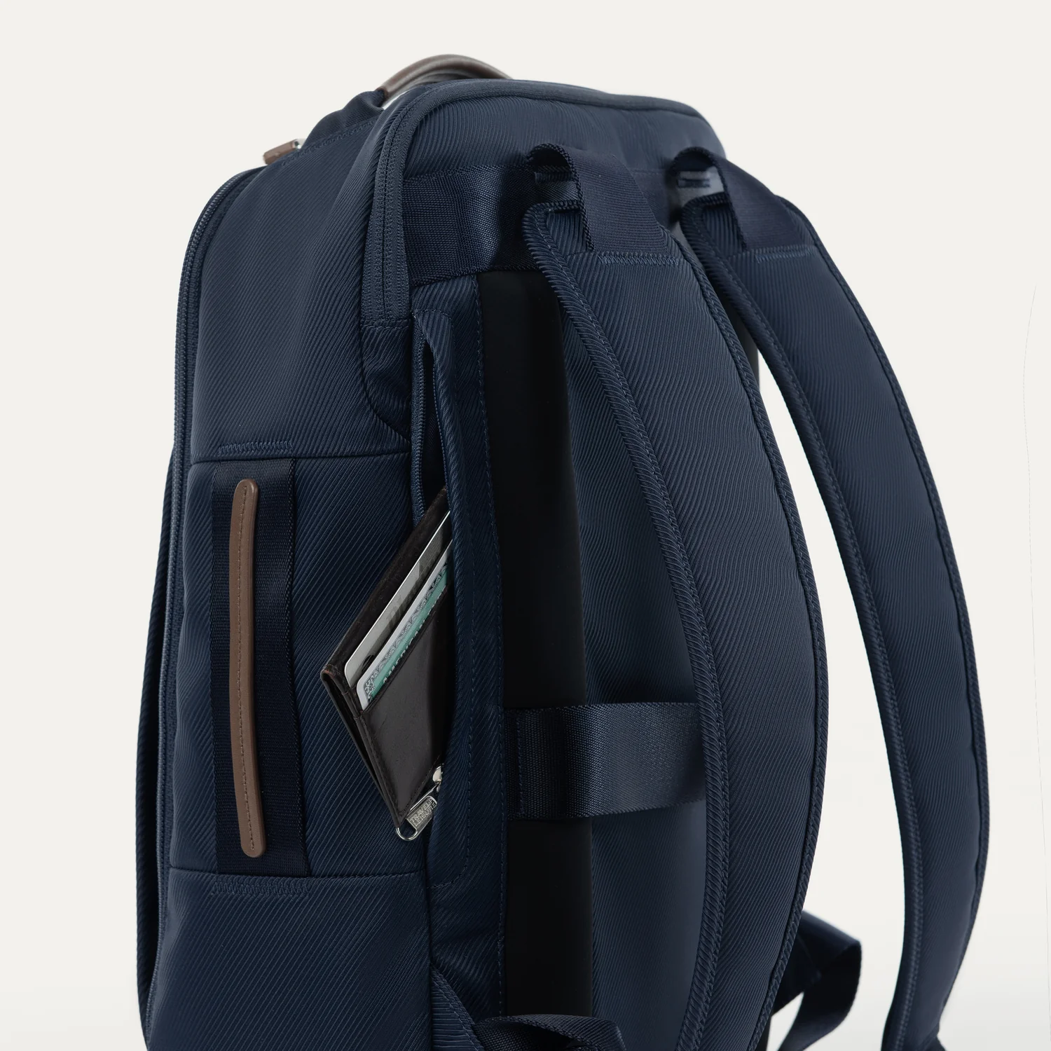 Runway Ready - Travelpro® x Travel + Leisure® Backpack / Carry-On / Medium Check-In Set - Image 7