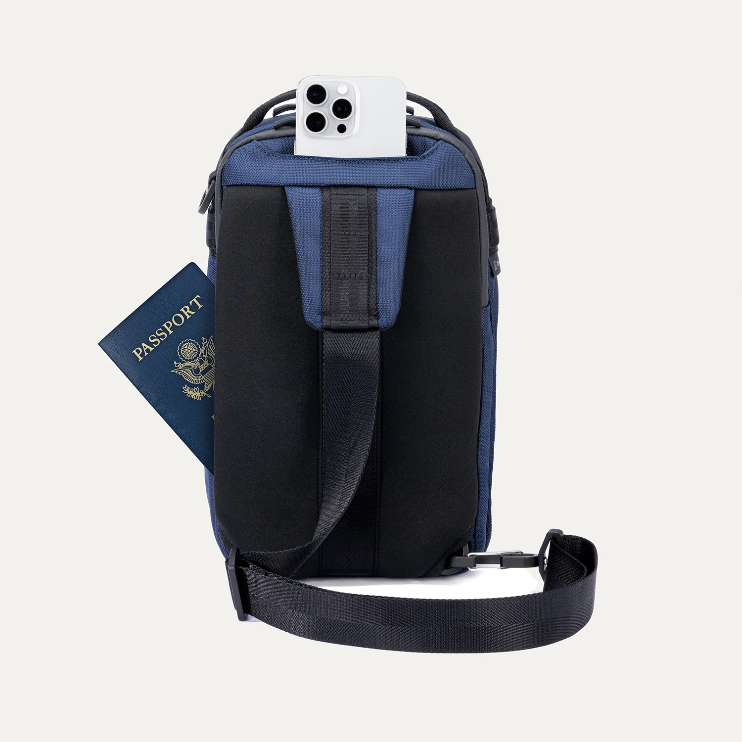 Altitude™ Crossbody 6L - Image 14