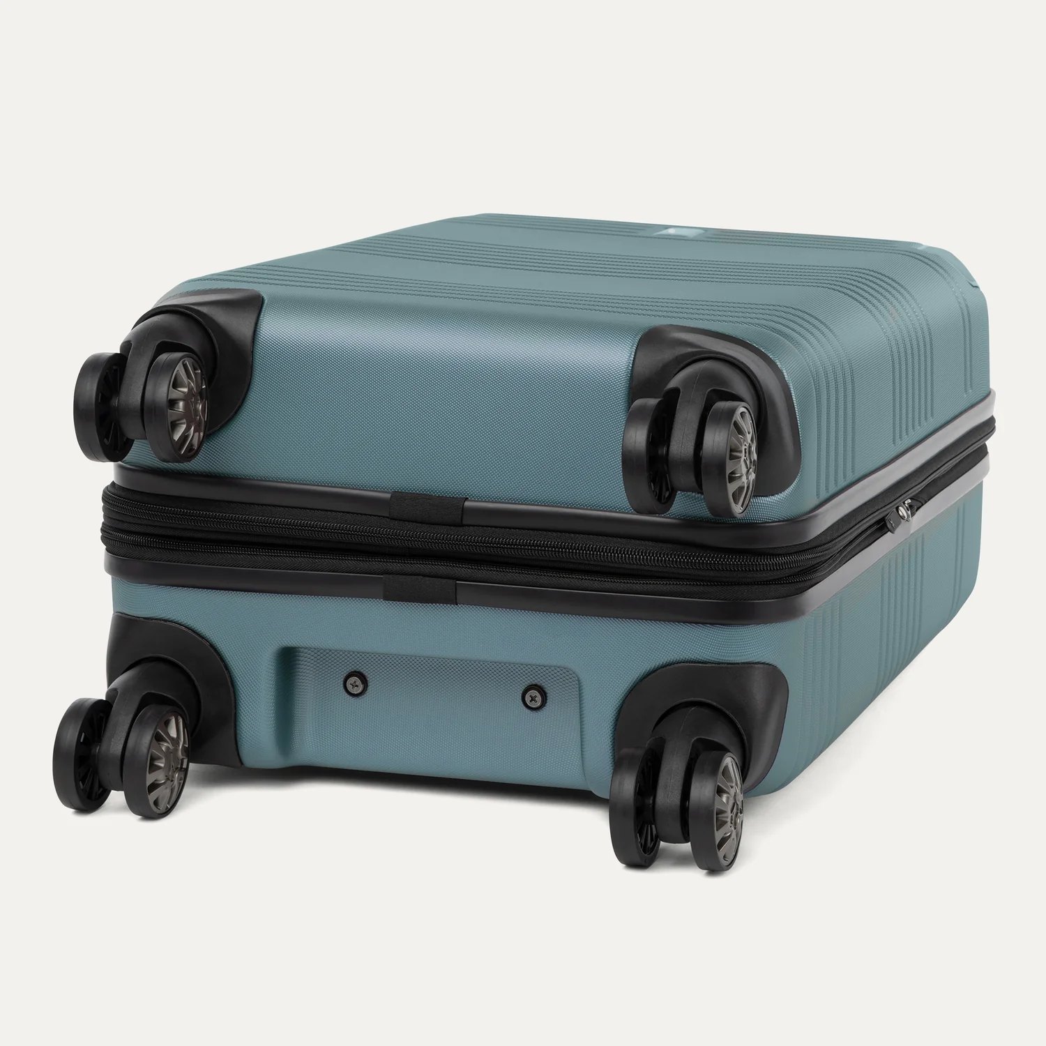Roundtrip® Carry-On / Medium Check-In Hardside Set - Image 13