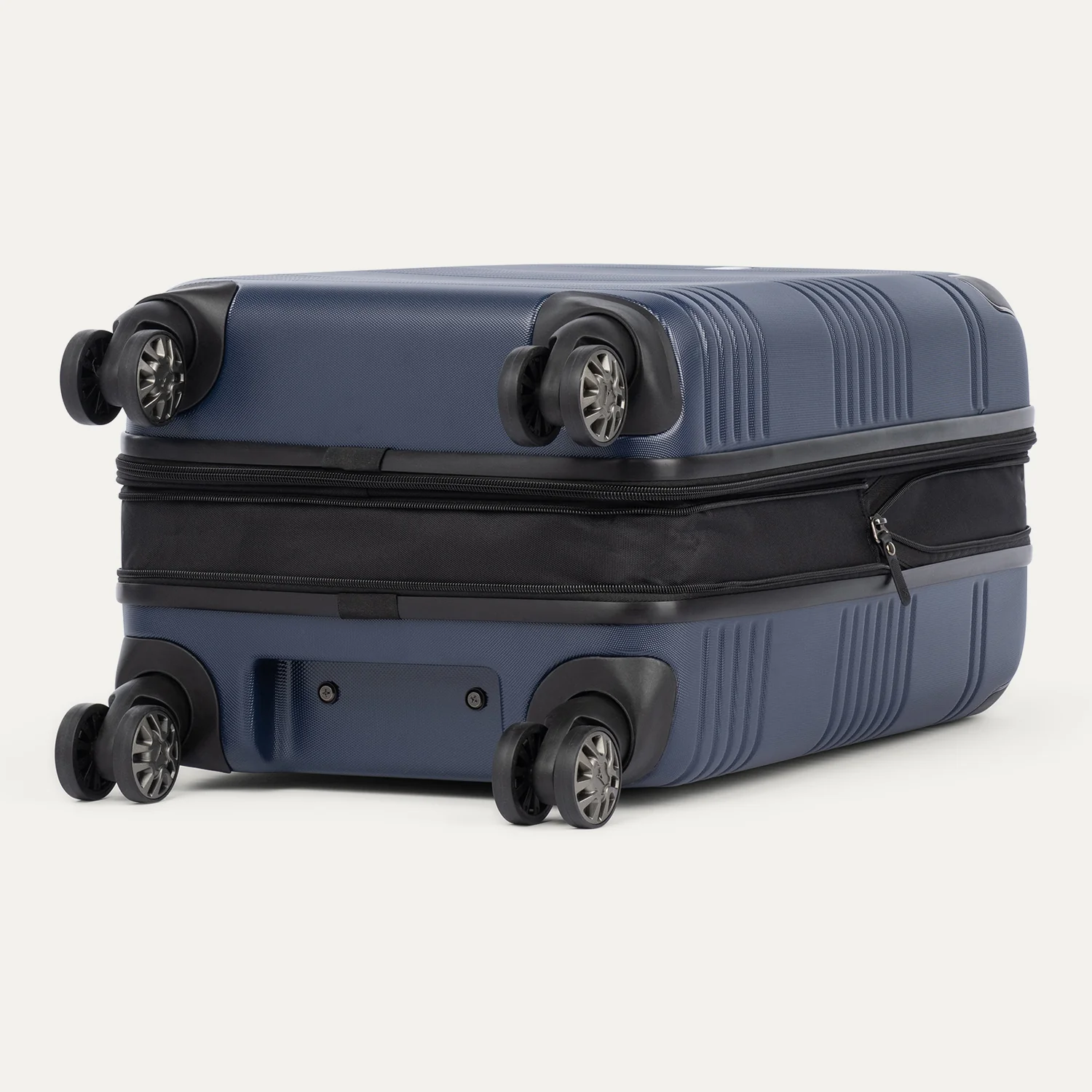 Roundtrip® Carry-On / Medium Check-In Hardside Set - Image 29