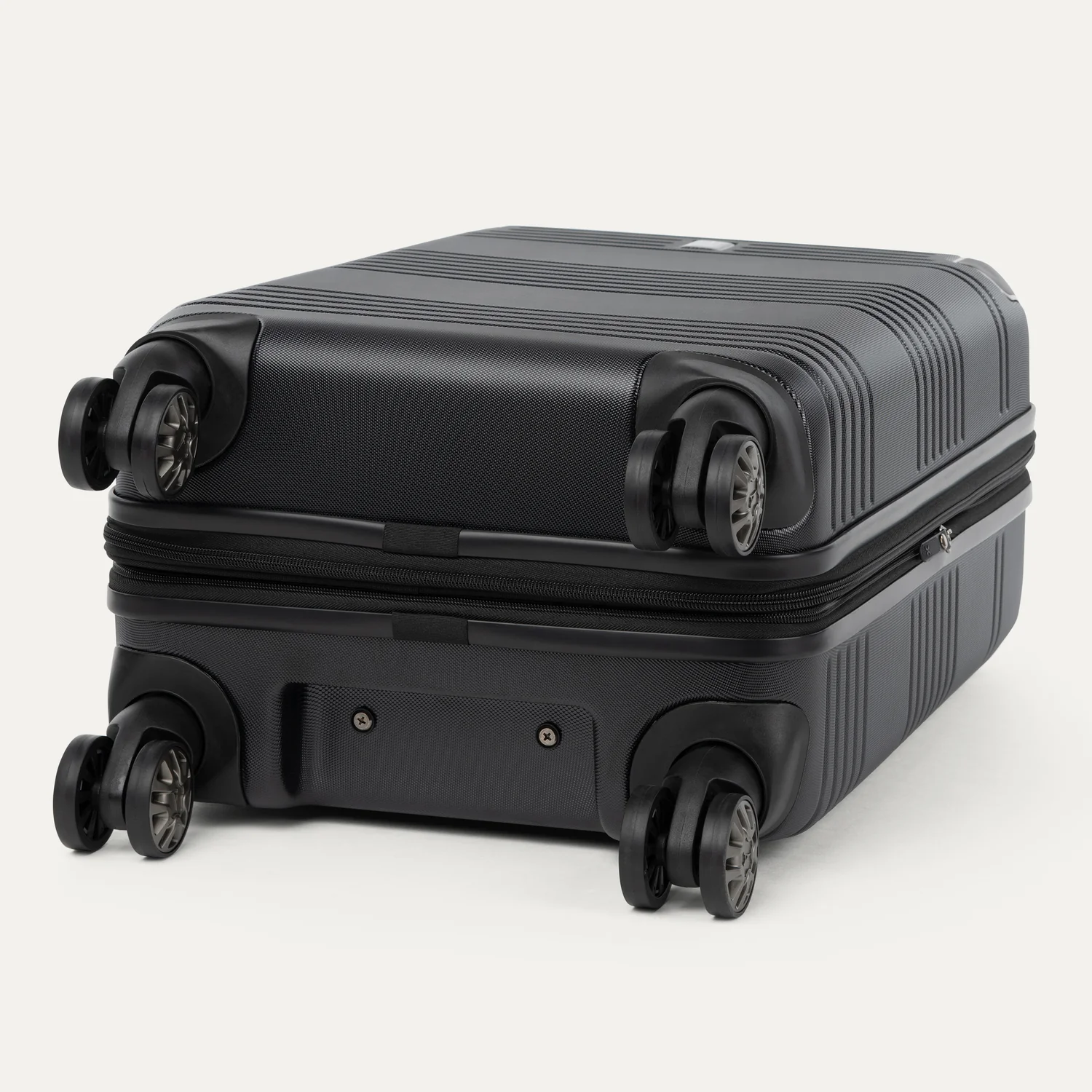 Roundtrip® Carry-On / Medium Check-In Hardside Set - Image 49