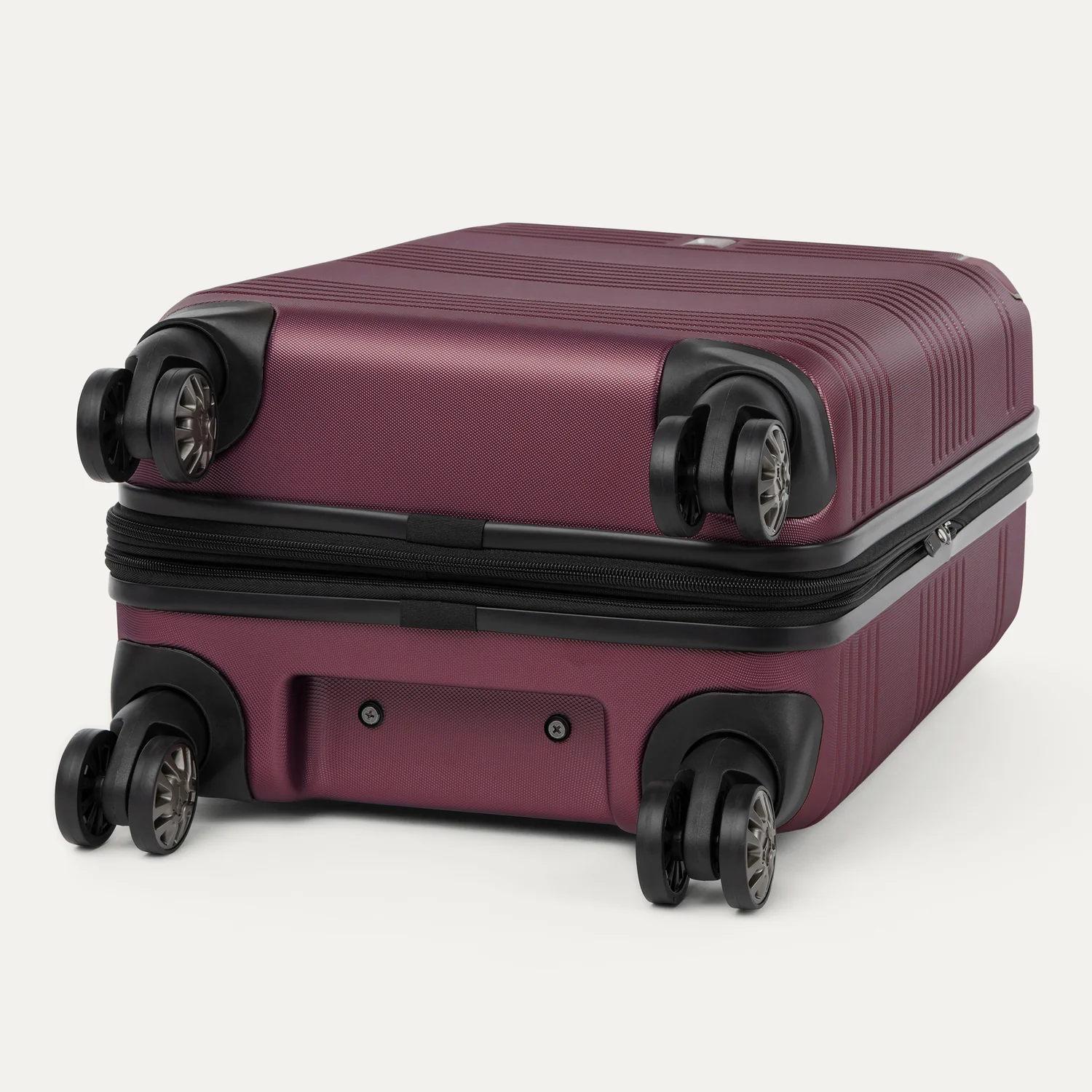 Roundtrip® Carry-On / Medium Check-In Hardside Set - Image 5