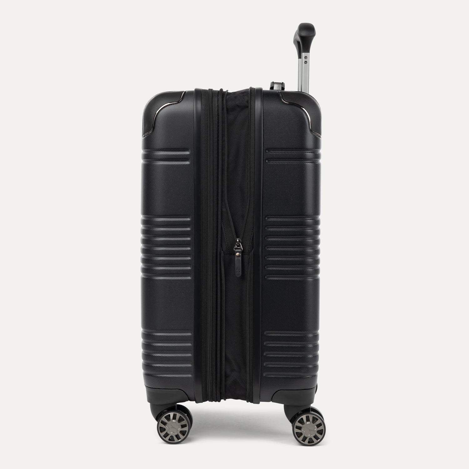 Roundtrip® Carry-On / Medium Check-In Hardside Set - Image 52