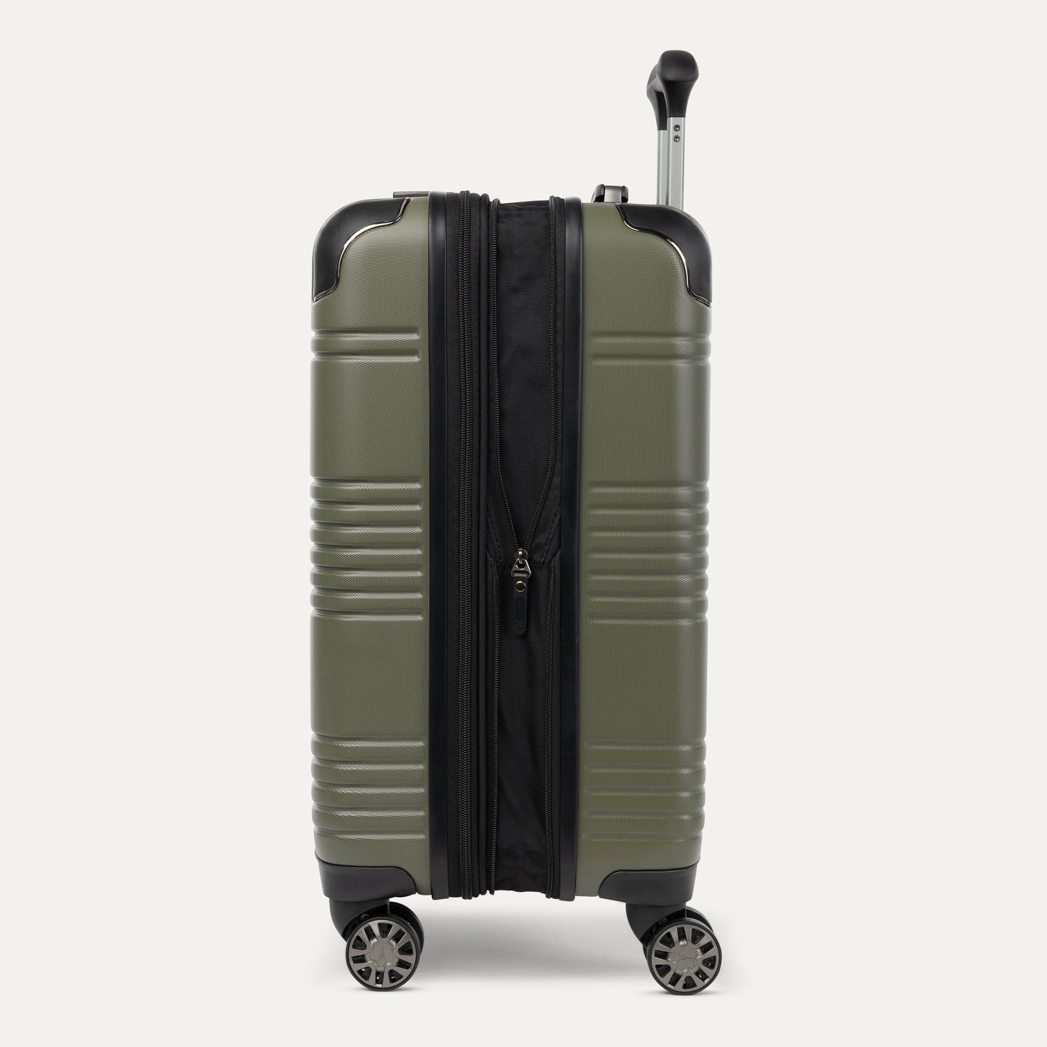 Roundtrip® Carry-On / Medium Check-In Hardside Set - Image 58