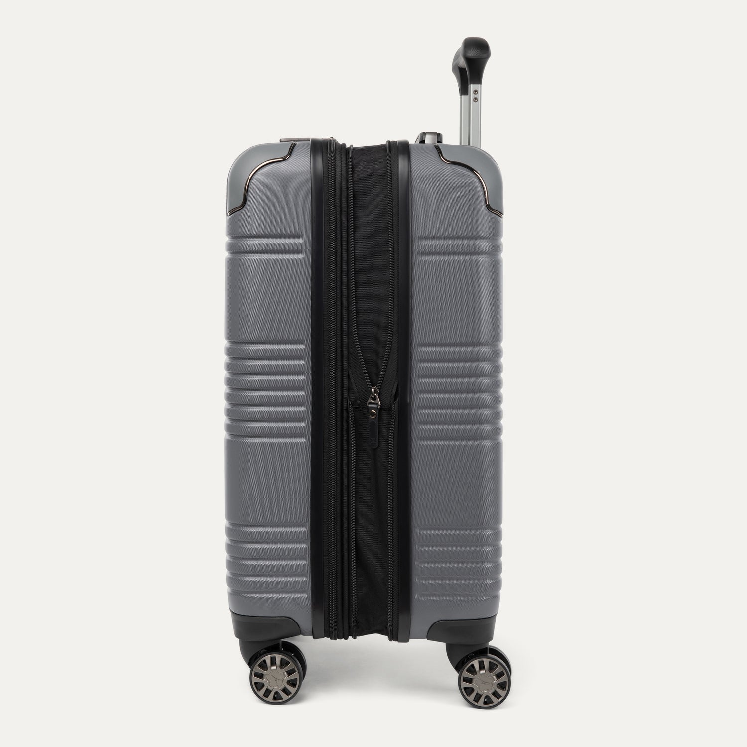 Roundtrip® Carry-On / Medium Check-In Hardside Set - Image 65