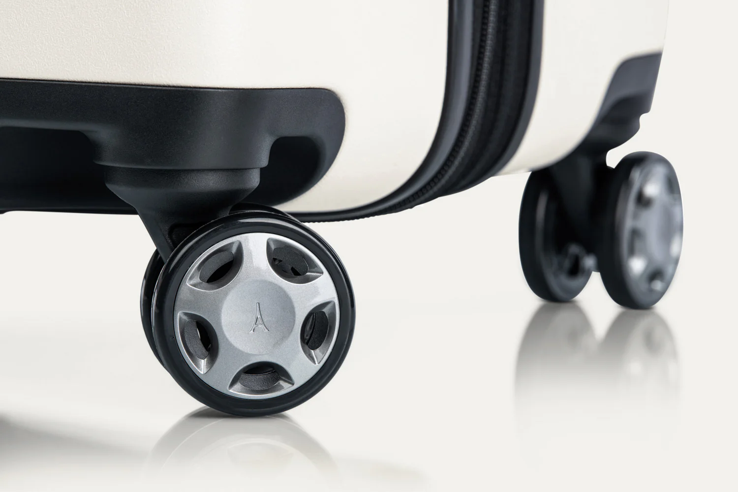 Travelpro® x Travel + Leisure® Medium Check-In Spinner - Image 19